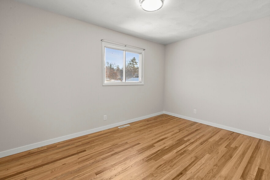 Bedroom #1 - 4622 Parkview Dr