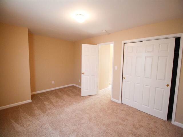 Building Photo - 1704 Carlyon Ct