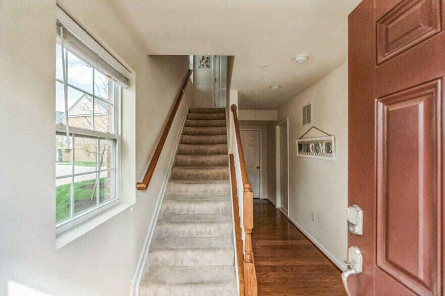 Building Photo - 7980 Blue Stream Dr