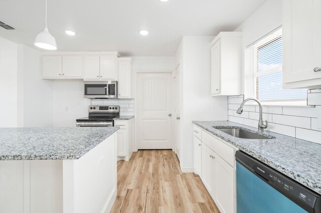 Building Photo - Country Living In Idalou ISD!