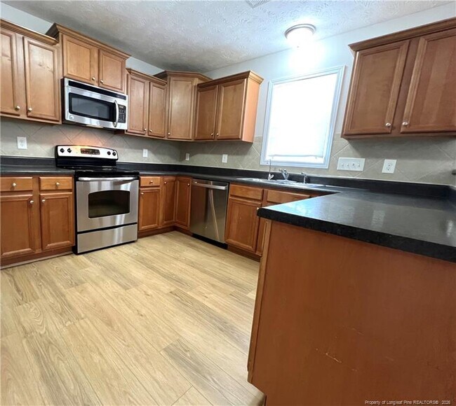 Building Photo - 240 Declaration Dr