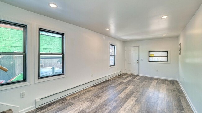 Building Photo - 2635 Arctic Ave