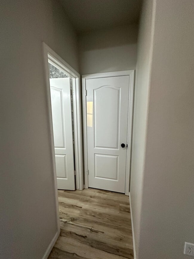 Building Photo - 721 W Fontaine Ln