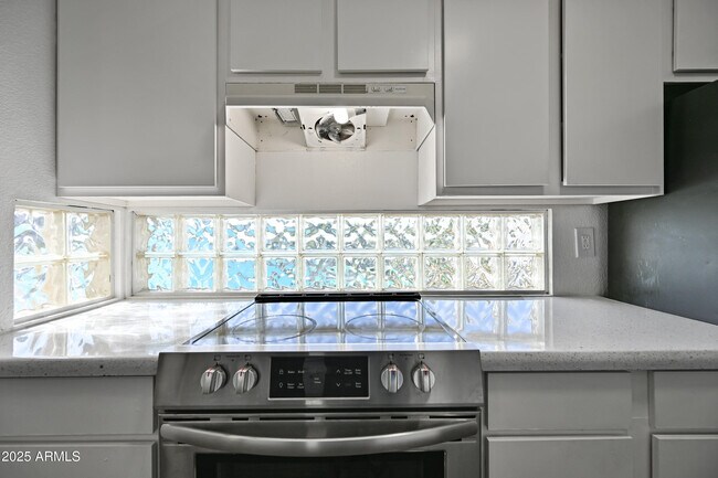 Building Photo - 3065 N 67th Ave