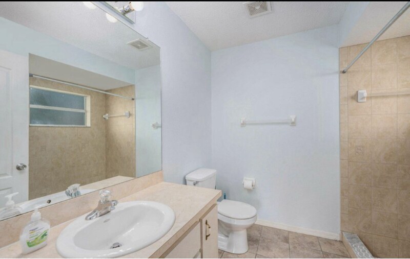 Building Photo - 7318 Lamplighter St