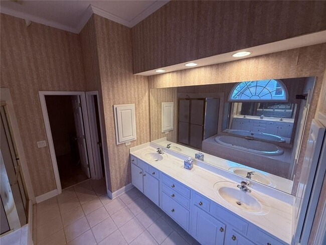 Building Photo - 5730 Devonshire Way