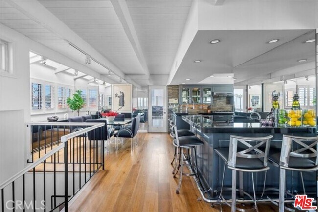 Building Photo - 712 Highland Ave