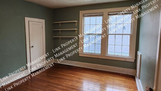 Building Photo - Charming Fully Renovated 4-Bedroom Home in...