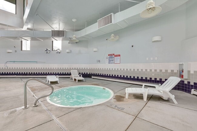 Building Photo - Quaint 1 Bedroom/1 Bath Unit in Wildernest-Wifi, Clubhouse Utilities included