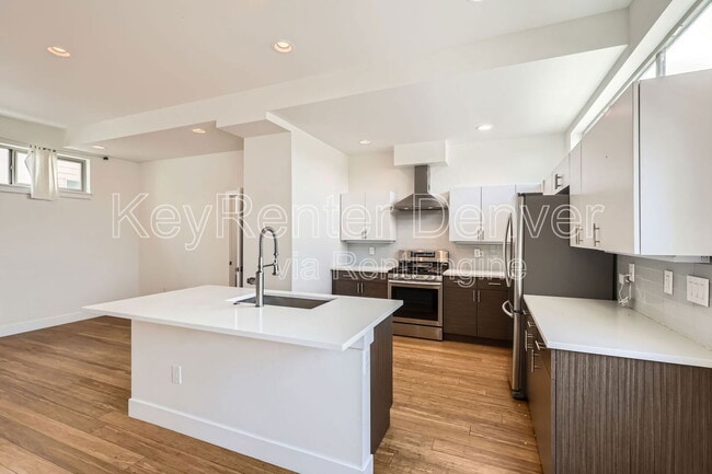 Building Photo - 1208 Perry St