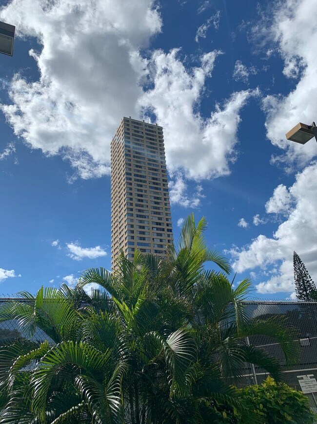 Building Photo - Pearl City - Century Park Plaza: 1 bedroom...