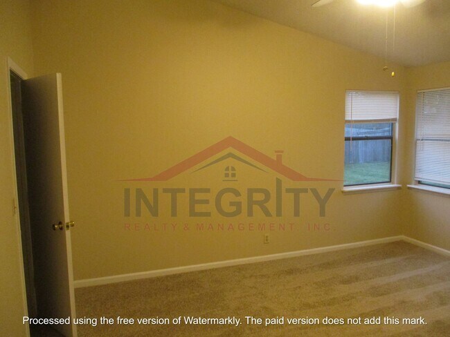 Building Photo - 3Bed/2bath in the heart of Orange Park