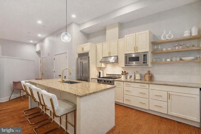 Building Photo - 23 S 23rd St