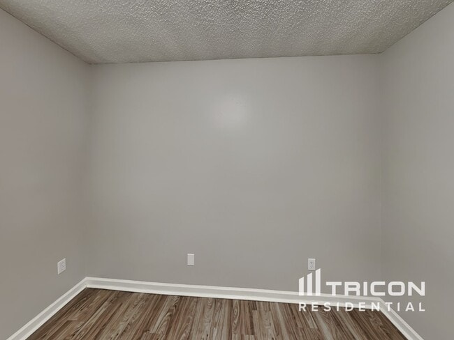 Building Photo - 2977 Champion Ln SW