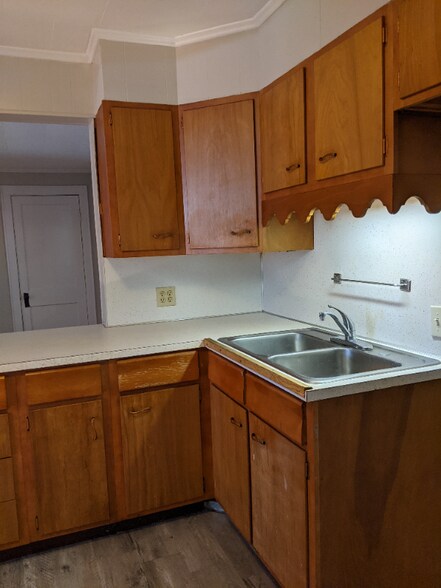 Building Photo - 152 W Seneca St