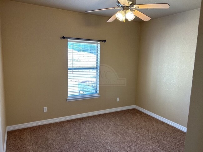 Building Photo - 203 Weeping Willow Ct