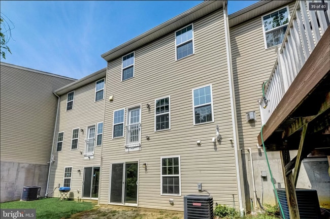 Building Photo - 61 Franklin Cir