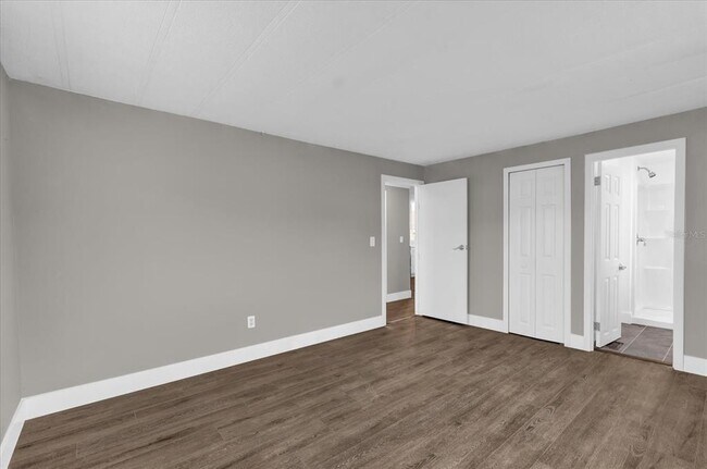 Building Photo - 947 Marcy Dr
