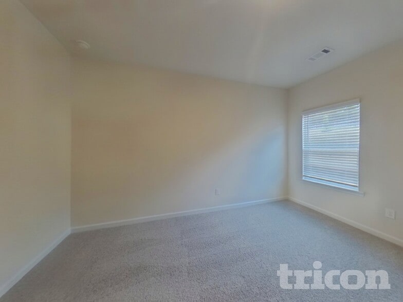 Building Photo - 280 Oliver Dr