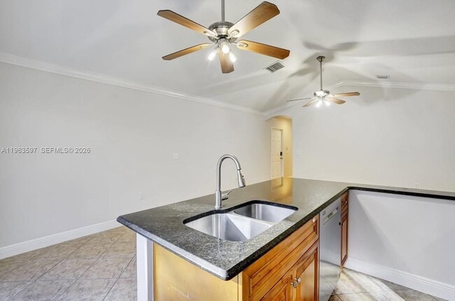 Building Photo - 4728 Clemens St