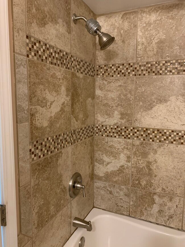 Building Photo - 2142 Collinway St