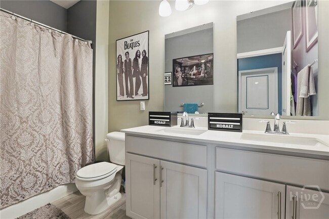 Building Photo - 203 Merganser Dr