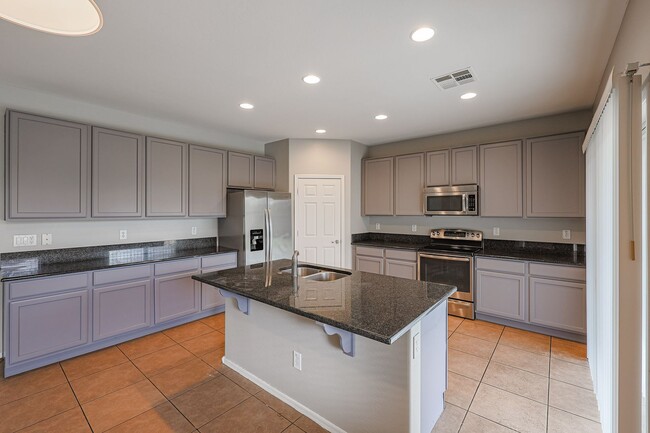 Building Photo - Coming Soon! 4 bed, 3.5 bath house in Stet...