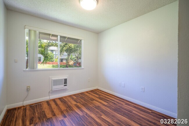 Building Photo - $3,200 / 3br - 974ft2 - Bright and Spacious 3BR/2BA/2PKG Townhome unit in Ku'ulako in Mililani (M...