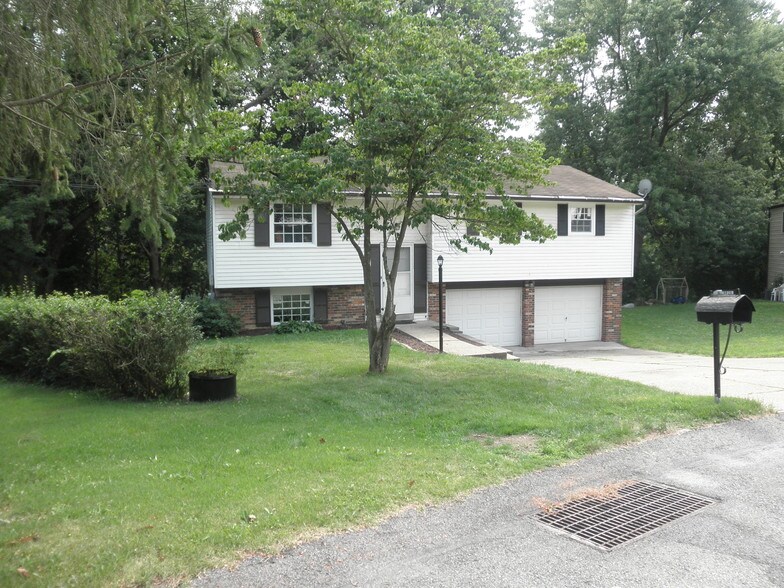 Building Photo - 124 Treeview Dr