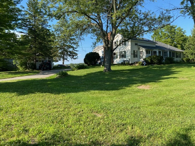 4200 Front Yard - 4200 W Liberty Rd