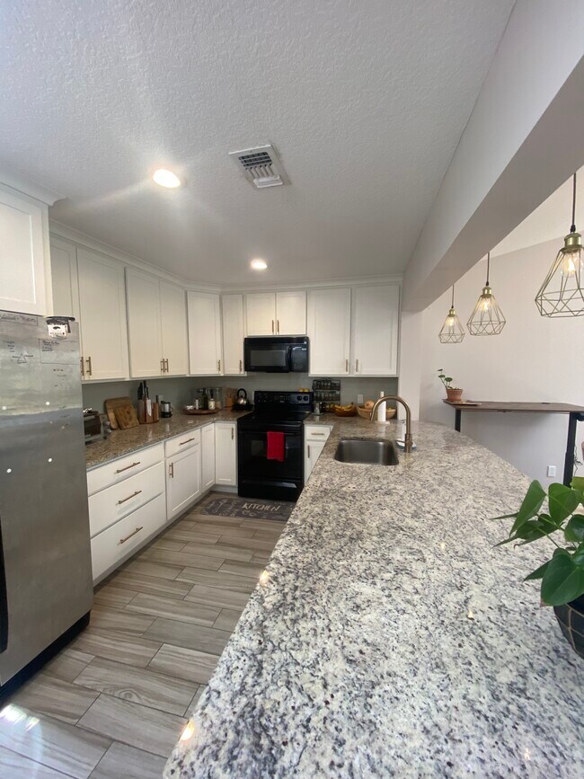 Building Photo - 141 Abaco Way