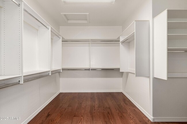 Building Photo - 10573 E Sheena Dr