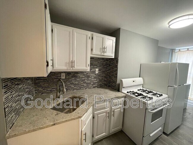 Building Photo - 1434 Light St