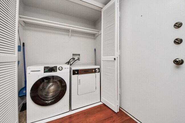 Building Photo - 4641 Wild Indigo St