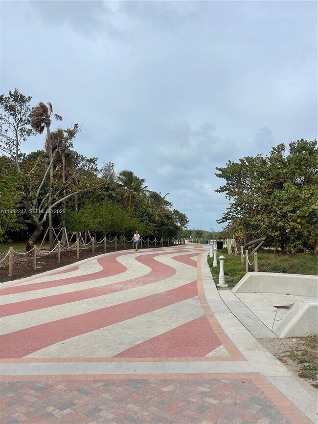 Building Photo - 8036 Harding Ave