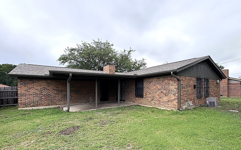Building Photo - 1119 Rhonda Lee St