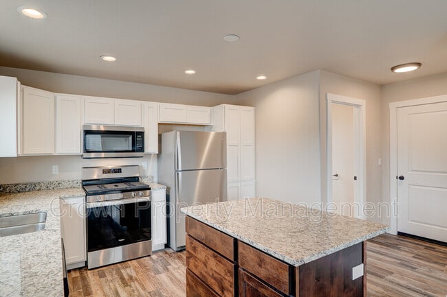 Building Photo - 517 Sparrow Rd