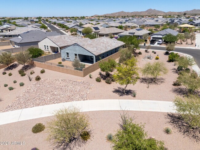 Building Photo - 1075 W Avalon Canyon Dr