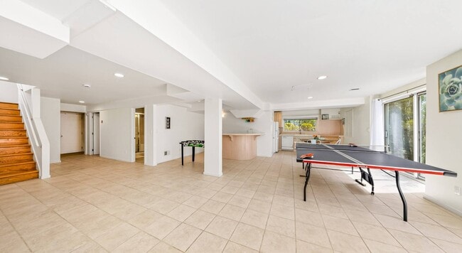 Building Photo - 12 Douglas Ct