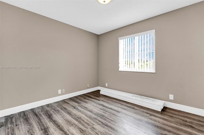 Building Photo - 1518 Maple Dr