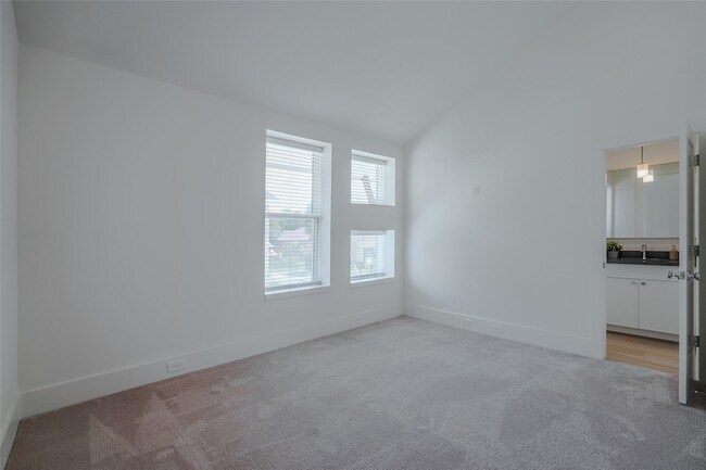 Building Photo - 864 Paul Quinn St