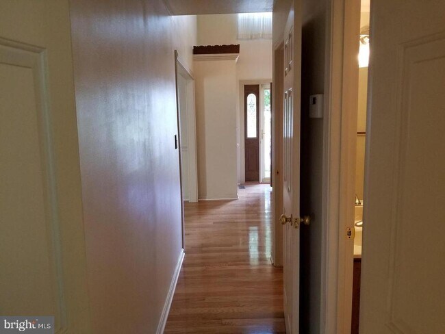 Building Photo - 13699 Southernwood Ct