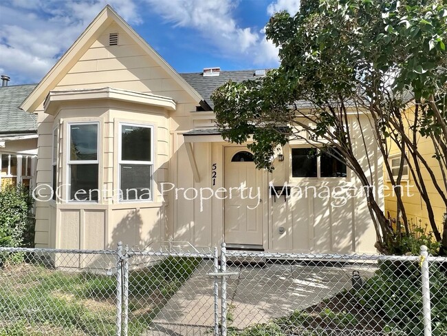 Building Photo - Cozy Remodeled ONE Bedroom Suite nestled in Anaconda!