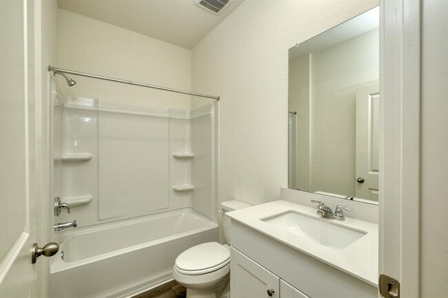 Building Photo - 209 Stonebrook Dr