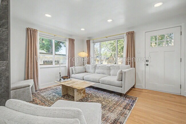 Building Photo - 3038 Sheridan Blvd