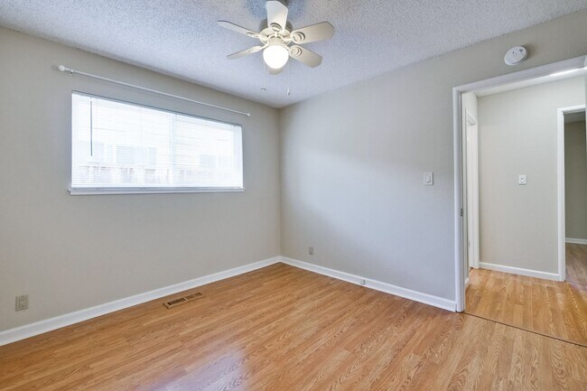 Building Photo - 1341-1343 Kingfisher Way
