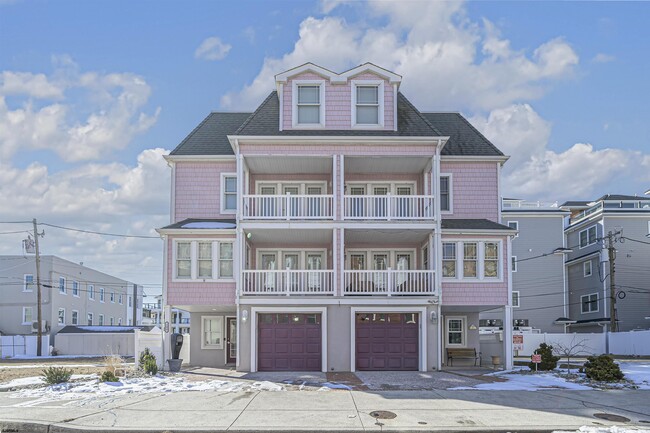 Primary Photo - 106 S Victoria Ave