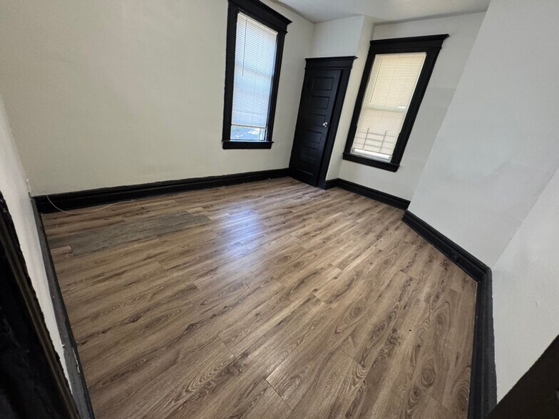 Building Photo - 45 Treacy Ave