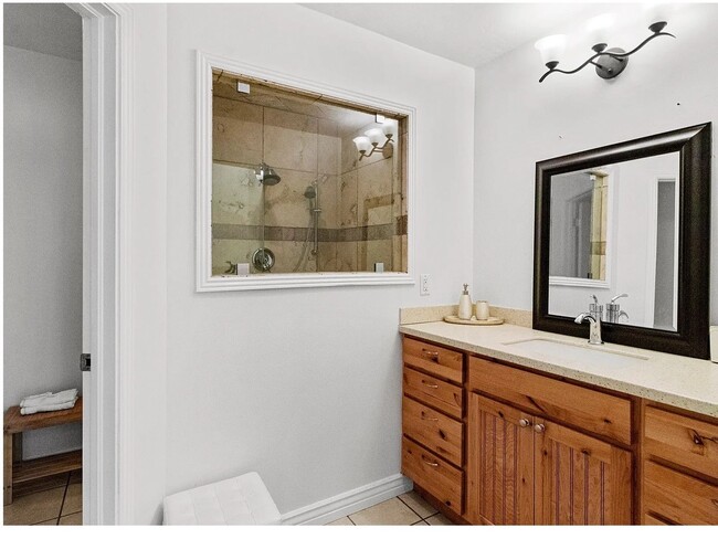 Building Photo - Olympus Cove Home Tucked In to the Benches...