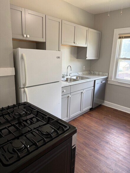 Building Photo - 3809 W 152nd St